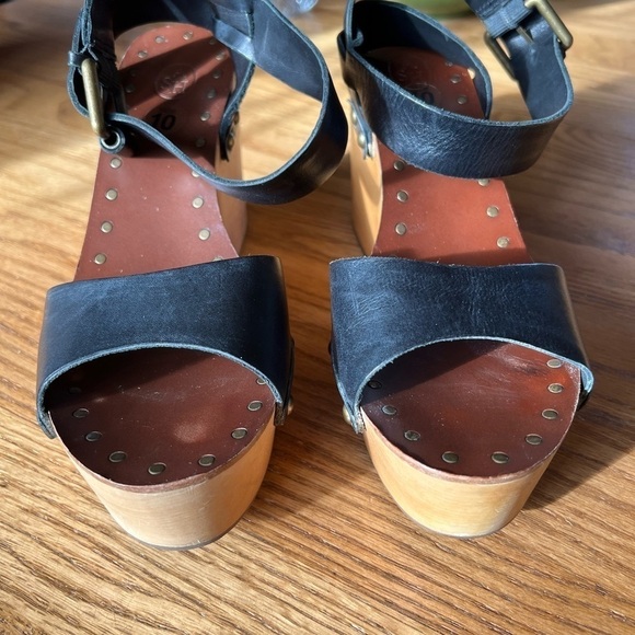 Ash Sandel's Women's 10 Vivan Wooden Platform 4” Wedges Studded Size 10 - Picture 10 of 11